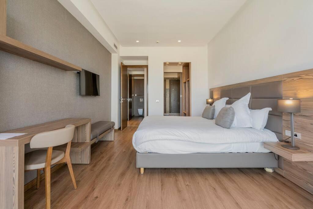 Luxury Apartment At Corniche , Seaview Close Beach Casablanca Esterno foto