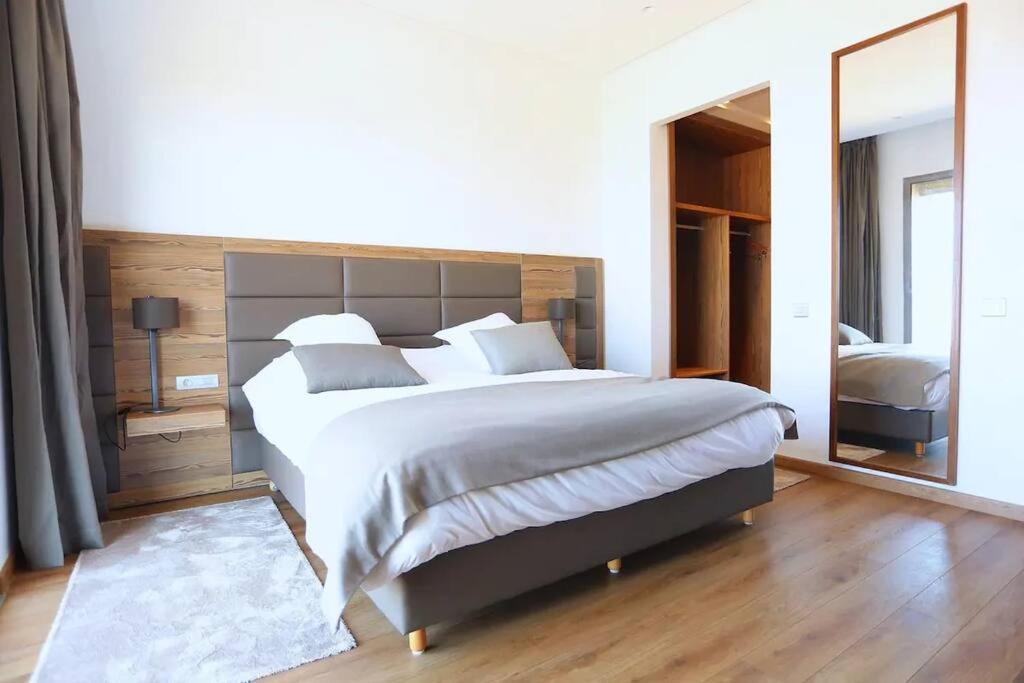 Luxury Apartment At Corniche , Seaview Close Beach Casablanca Esterno foto